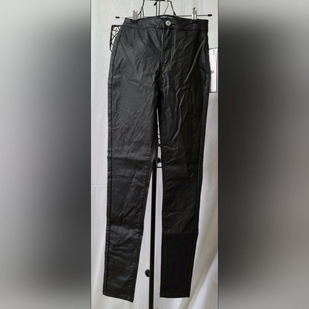 Almost Famous Women's Sleek Super High Ruse Black Dress Pants